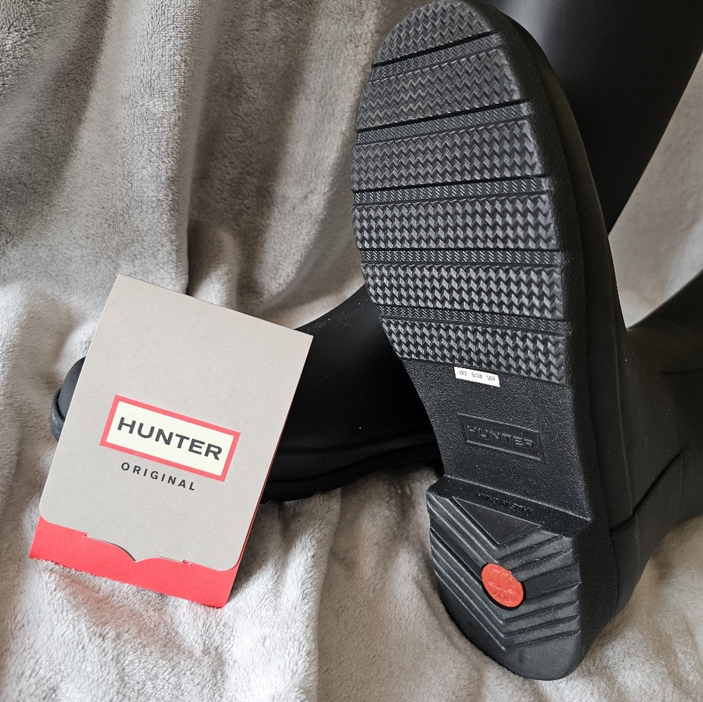 Hunter Womens Refined Slim Fit Rubber Mid-Calf Rain Boots Size 7 Muck Boots